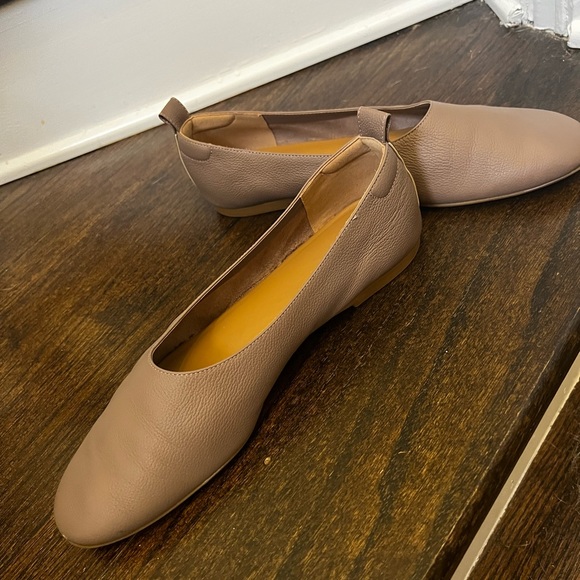 Everlane Shoes - Everlane Women's Tan Leather Flats